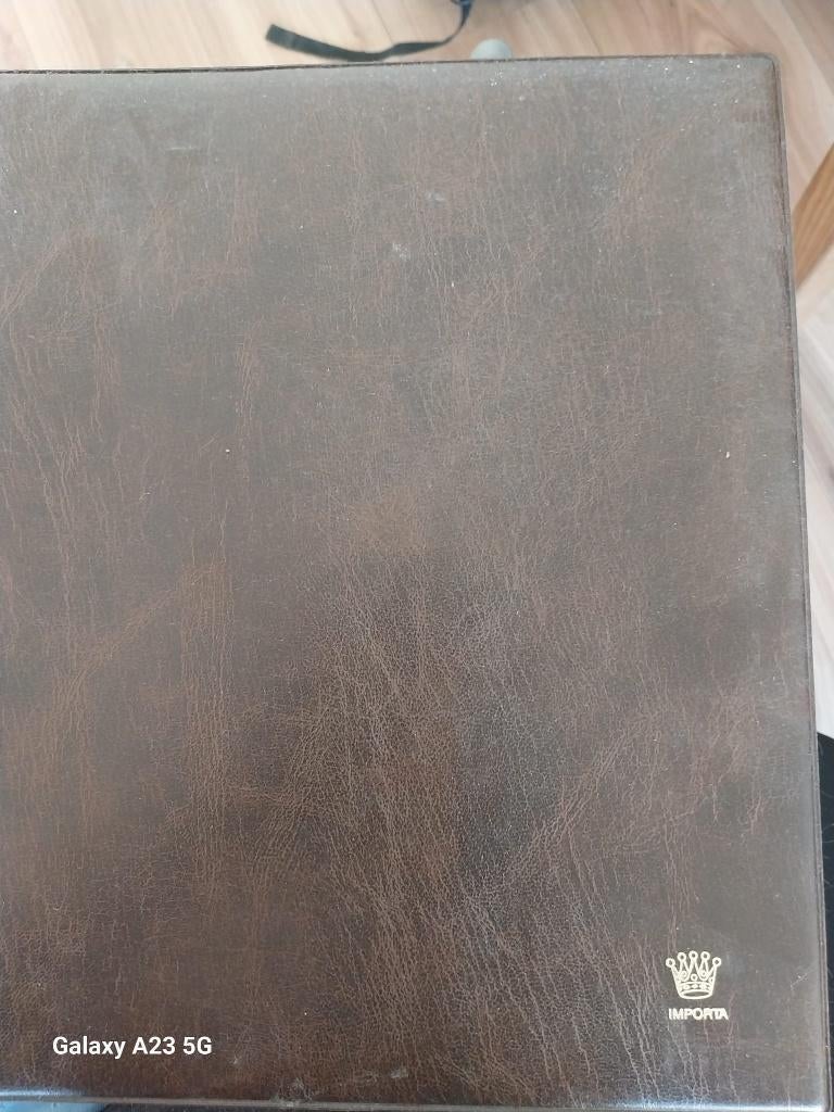 Importa boek met verschillende oudere muntensets, Postzegels en Munten, Ophalen, Overig, Setje