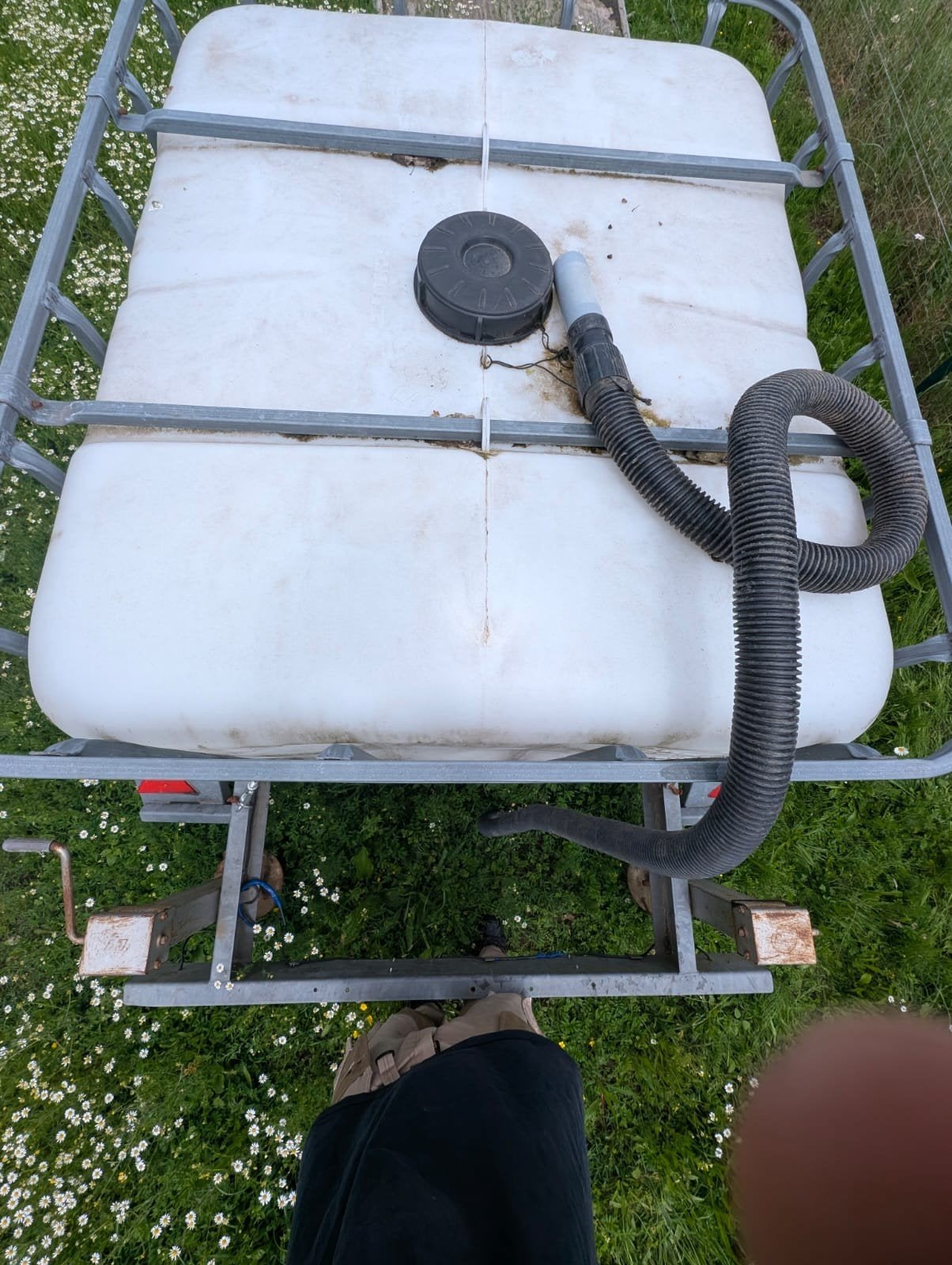 Mobiel watervat aanhangwagen, Ophalen