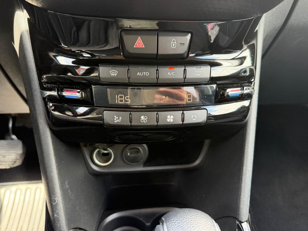 Peugeot 2008 2008 1.2i Active S AUTOMATIQUE COMME NEUF, Autos, Commande vocale, Argent ou Gris, Euro 6, Entreprise