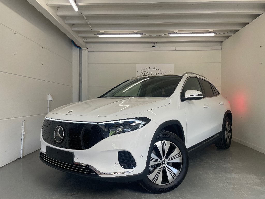 Mercedes-Benz - EQA250 - Trekhaak, Zwart, https://public.car-pass.be/vhr/0fe2912f-187b-47eb-80cf-83a281f2845b, Leder en Stof, Wit
