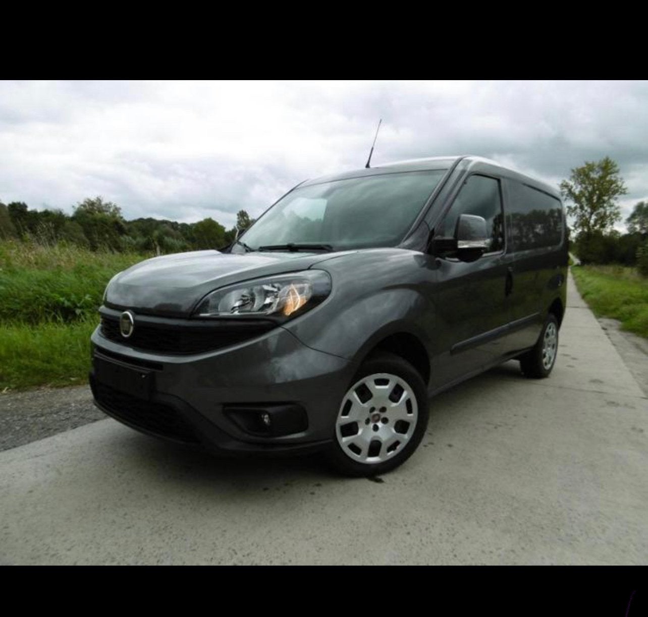 Fiat doblo 2020 1.4 benzine/cng, Auto's, CNG (Aardgas), Handgeschakeld, Grijs, Particulier
