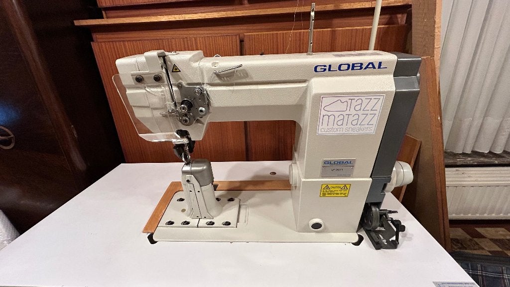 Machine à coudre professionnelle à colonne Global LP9971, Autres marques, Machine à coudre, Industrie, Enlèvement