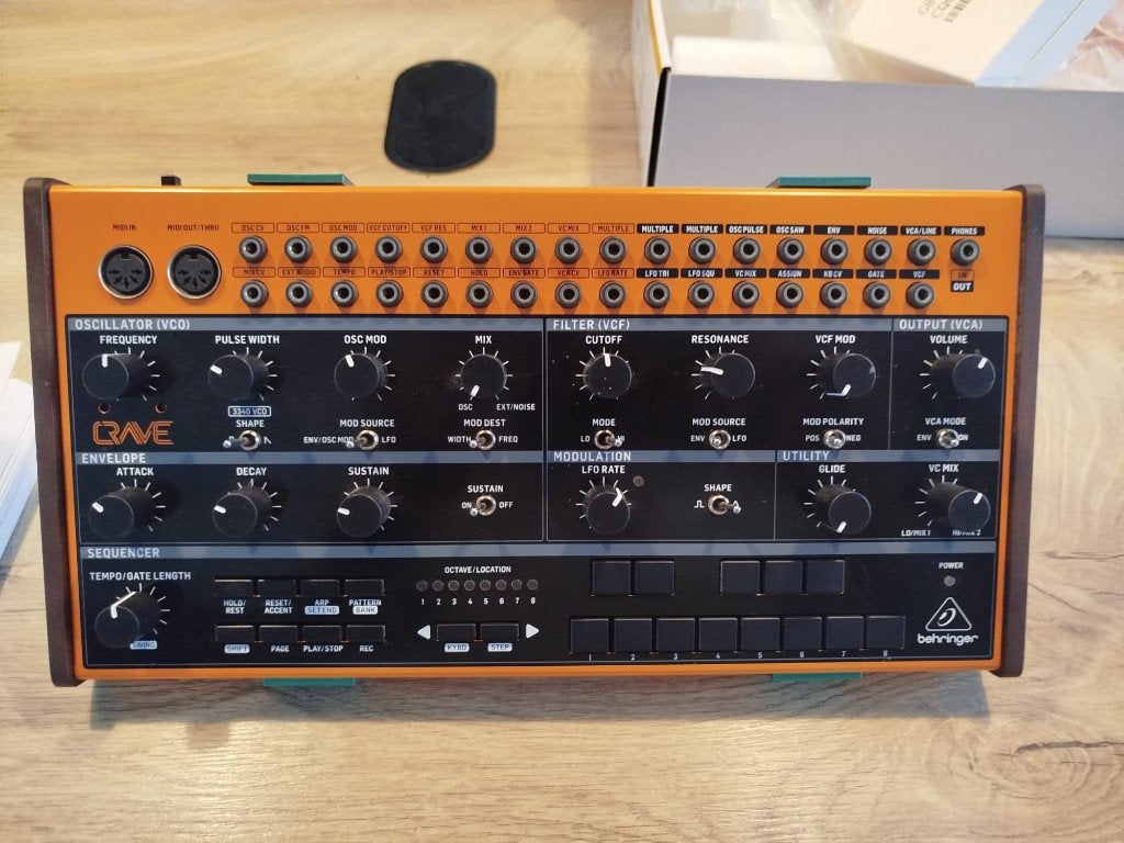 Behringer Crave, Muziek en Instrumenten, Overige aantallen, Zo goed als nieuw, Met midi-aansluiting, Ophalen