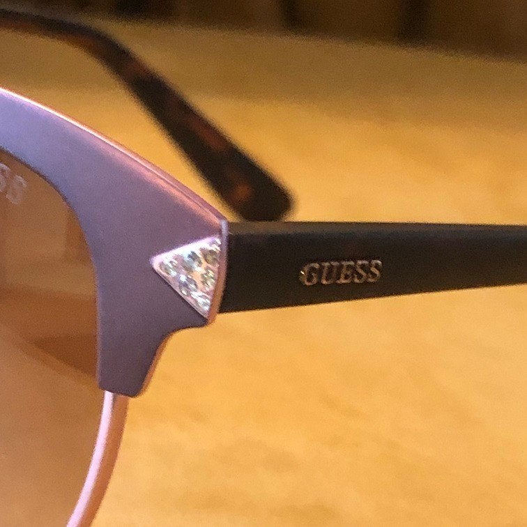 NIEUWE Guess DAMES Zonnebril met hoge KORTING GU7515-S, Bijoux, Sacs & Beauté, Neuf, Autres marques, Enlèvement ou Envoi, Brun