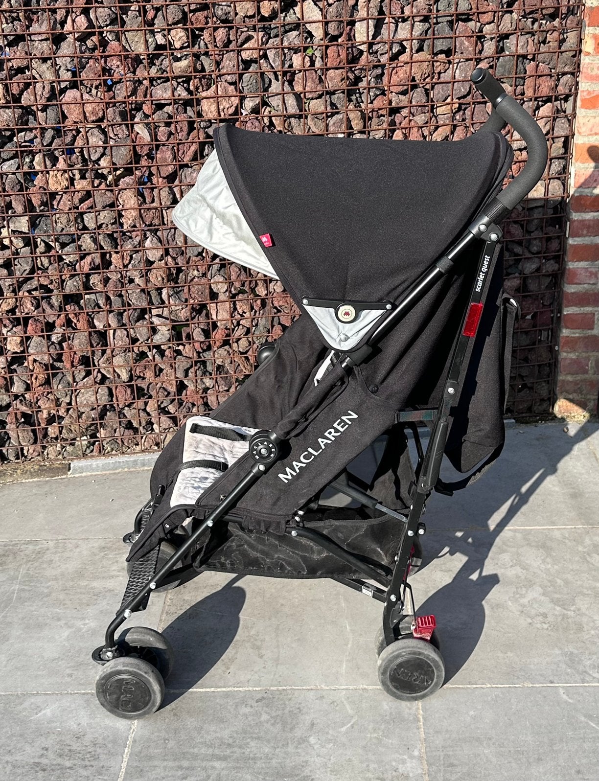 Maclaren Scarlet Quest plooibuggy, Kinderen en Baby's, Ophalen, Zo goed als nieuw, Maclaren, Regenhoes