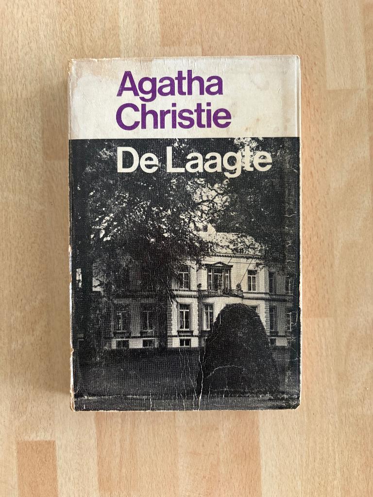 Agatha Christie - De laagte, Boeken, Detectives, Ophalen of Verzenden, Gelezen