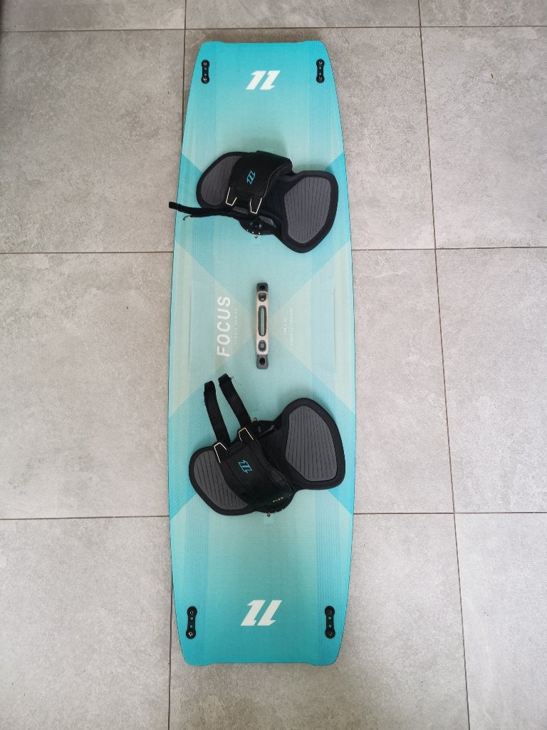 Planche de kitesurf North Focus | très bon état, Enlèvement, Utilisé, 4 m² ou moins, Double astuce