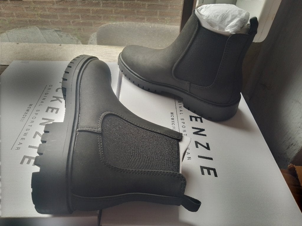 38 bottines nieuw chelsea pier one in doos (40€), Kleding | Dames, Schoenen, Verzenden, Zwart, Pier one, Lage of Enkellaarzen