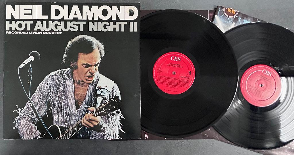 NEIL DIAMOND - Hot august night II ( 2LP; NMINT ), Gatefold hoes, Verzenden, Zo goed als nieuw, 12 inch