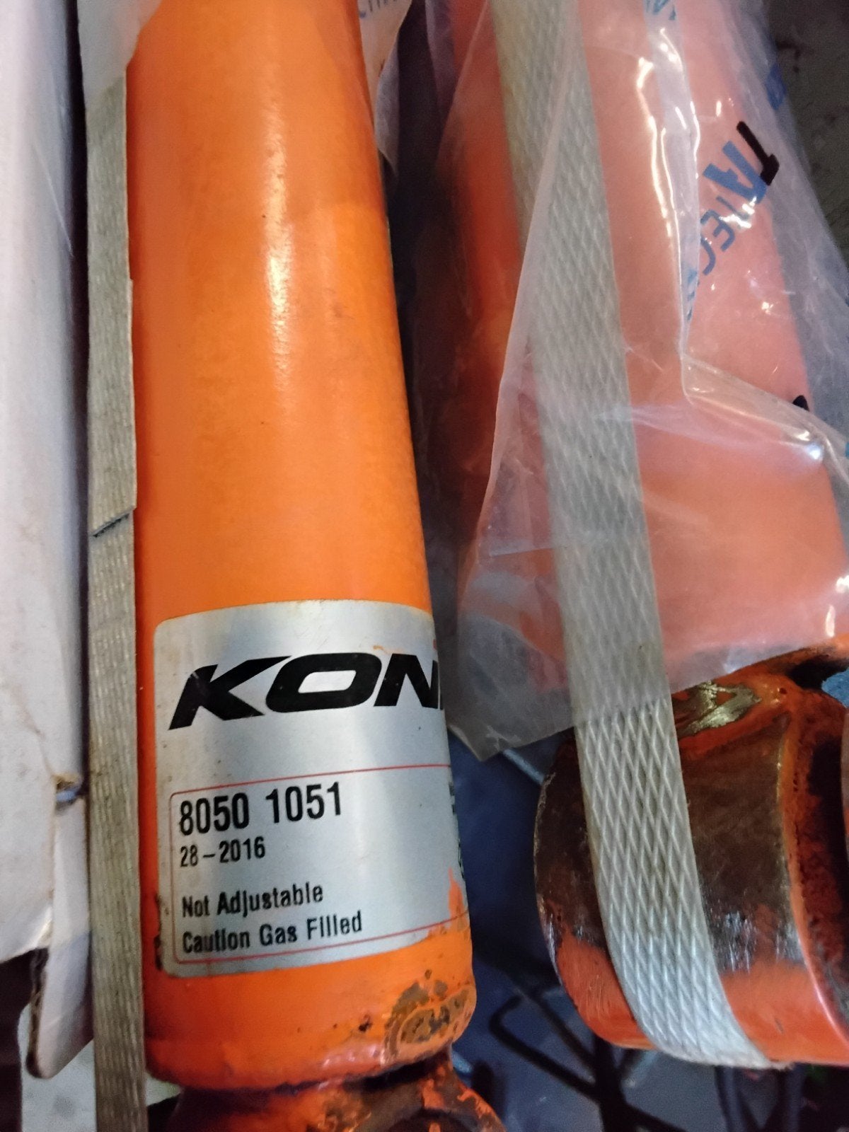 2 amortisseurs arrieres  KONI  BMW E 46  8050- 1051, Enlèvement ou Envoi, BMW