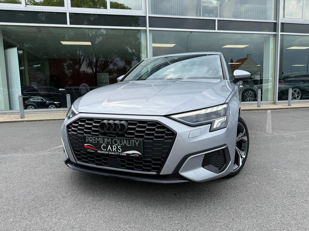 Audi A3 AUTOMAAT / CARPLAY / CAMERA / ZETELVERWARMING / KEYL, 4 deurs, Stof, 4 cilinders, Bedrijf