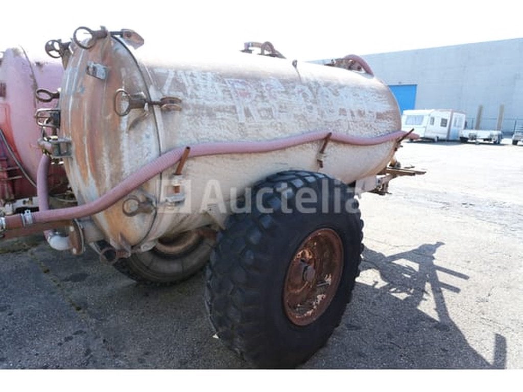 Remorque citerne 3000 litres Marque et modèle illisible, Autos, Achat, Entreprise, Autres carburants, Remorques et Semi-remorques