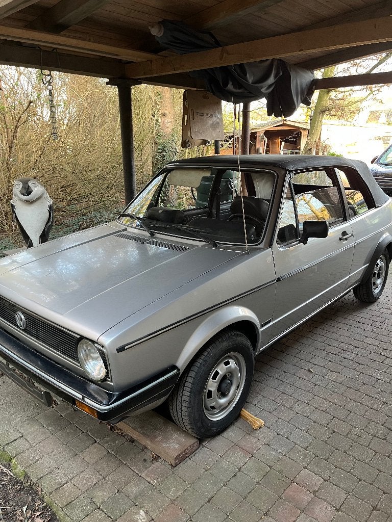 Oldtimer Golf 1 Cabrio GL 1500 uit 1979, foto 3
