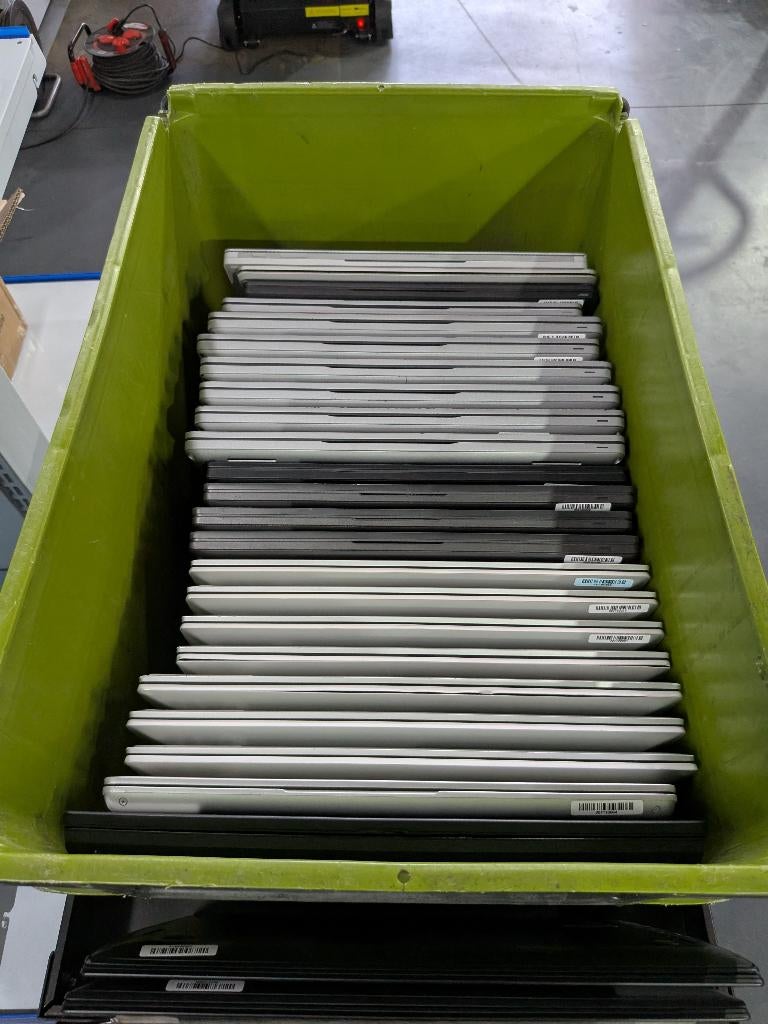 Partij 30 x gebruikte laptops, Ophalen, Gebruikt, N/A, SSD