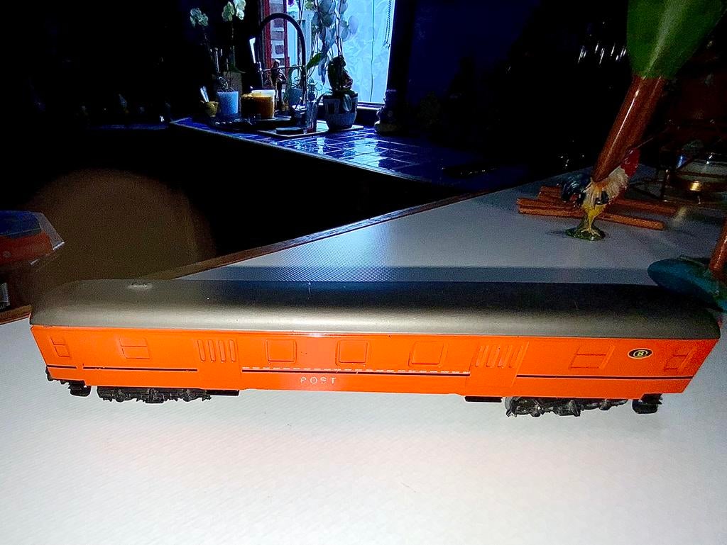 WAGON POSTAL LONG SNCB COULEUR D ORIGINE (EUROFIMA) PARFAIT, Enlèvement ou Envoi, Comme neuf, Wagon, Märklin