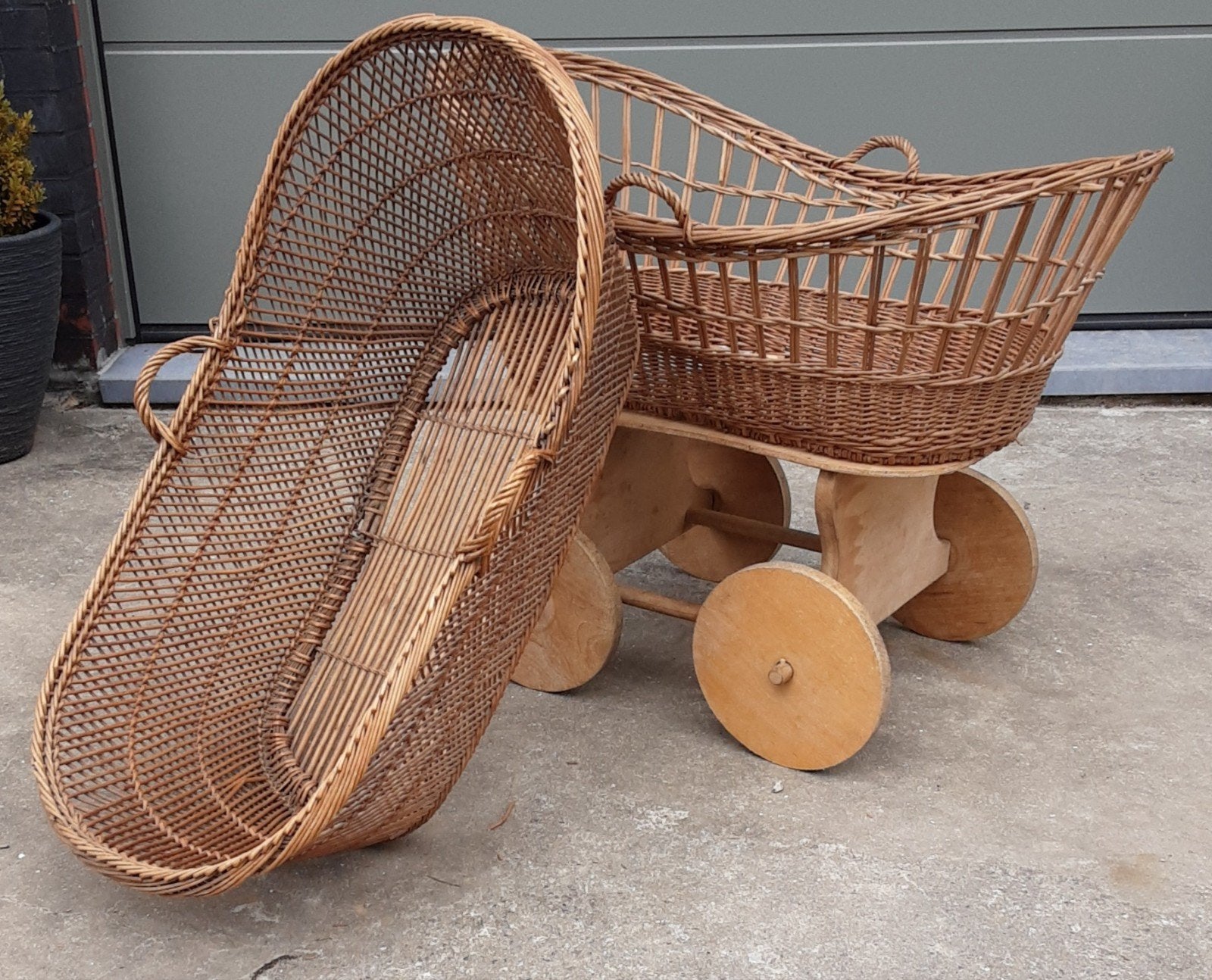 Rieten wiegjes, Ophalen
