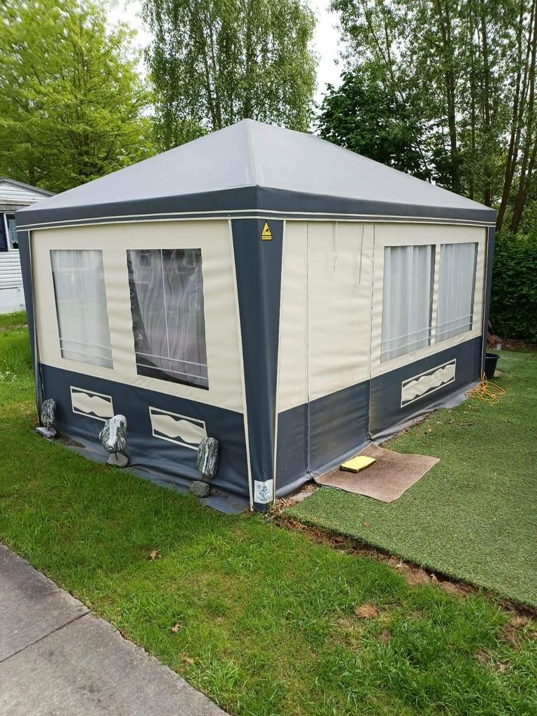 Tent merk ADM, Caravans en Kamperen, Ophalen