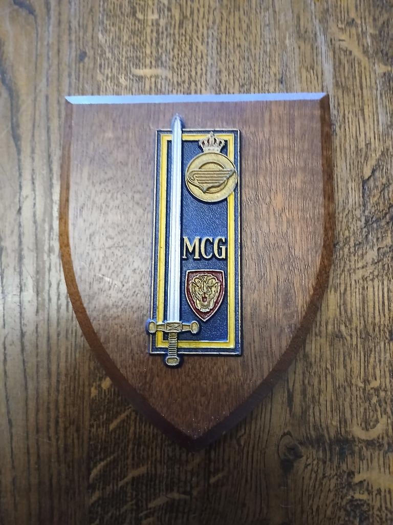 Crest MCG oud model, Verzamelen, Verzenden, Landmacht, Embleem of Badge
