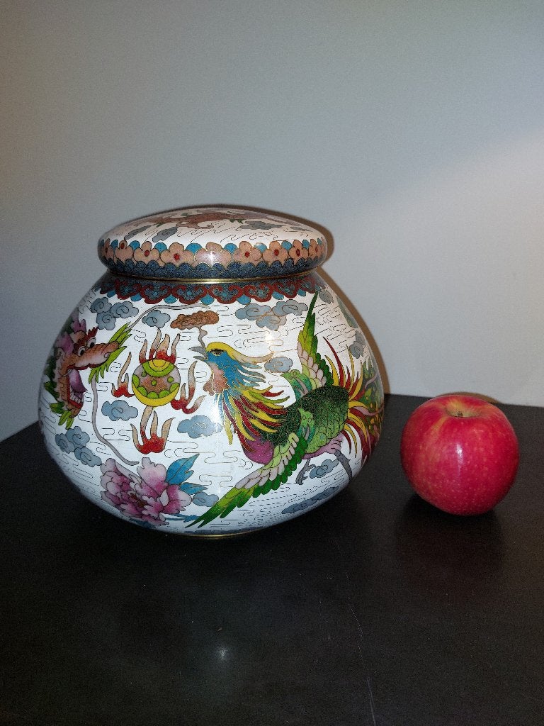 Grand pot cloisonné, Enlèvement