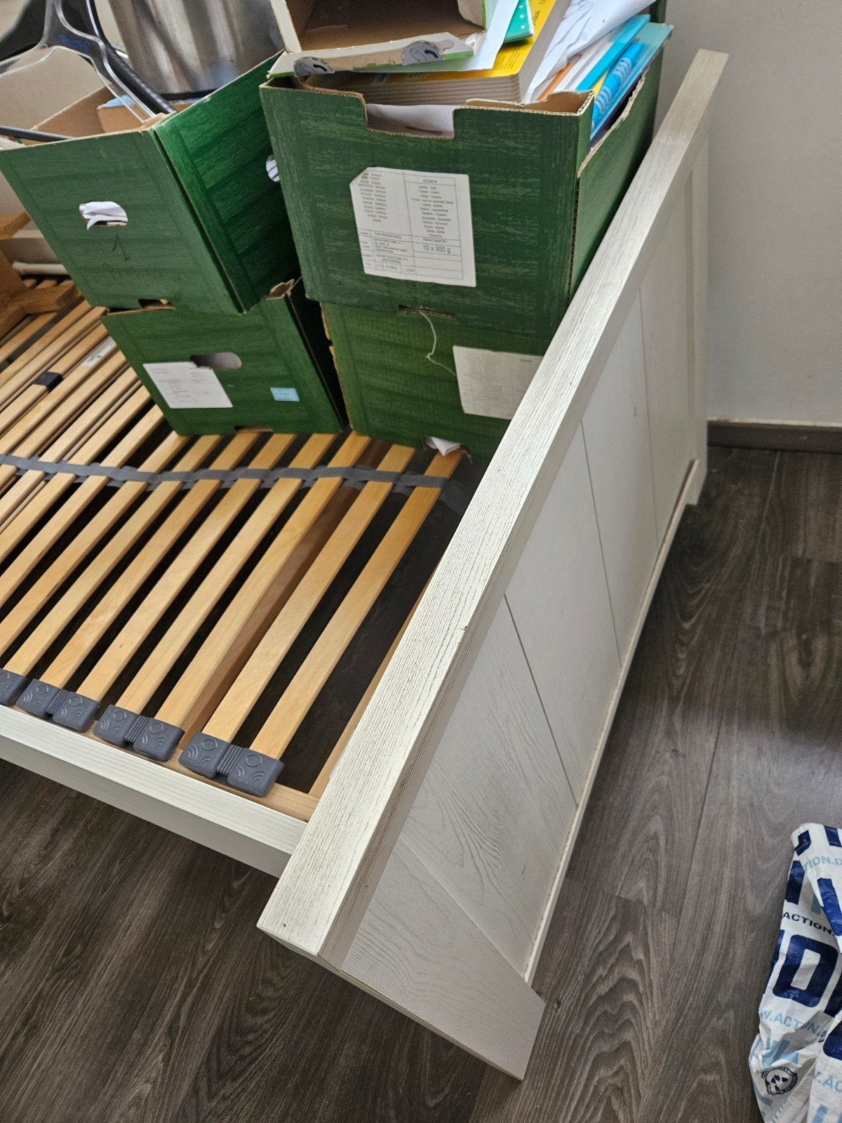Gratis èèn persoons  bed, Huis en Inrichting, Slaapkamer | Bedden, Ophalen, 90 cm, Eenpersoons, Hout