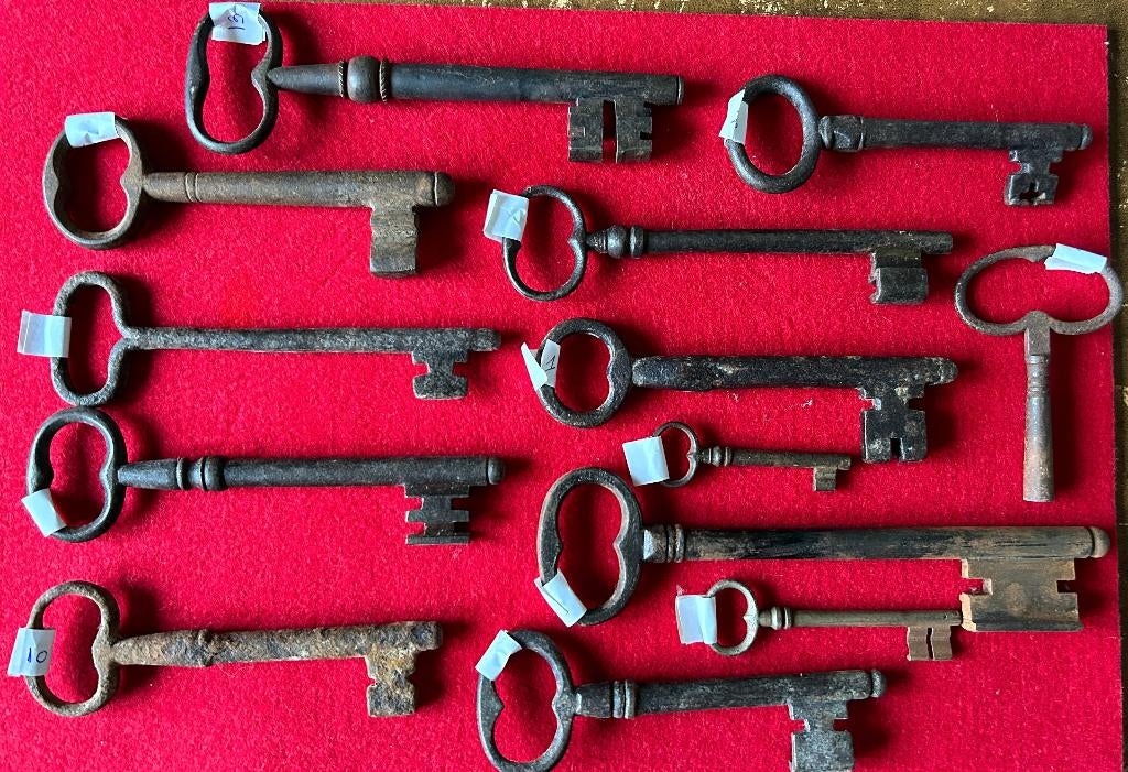 Lot de Clefs Anciennes du 18 et 19ème Siècle en Fer Forgé, Antiquités & Art, Enlèvement ou Envoi
