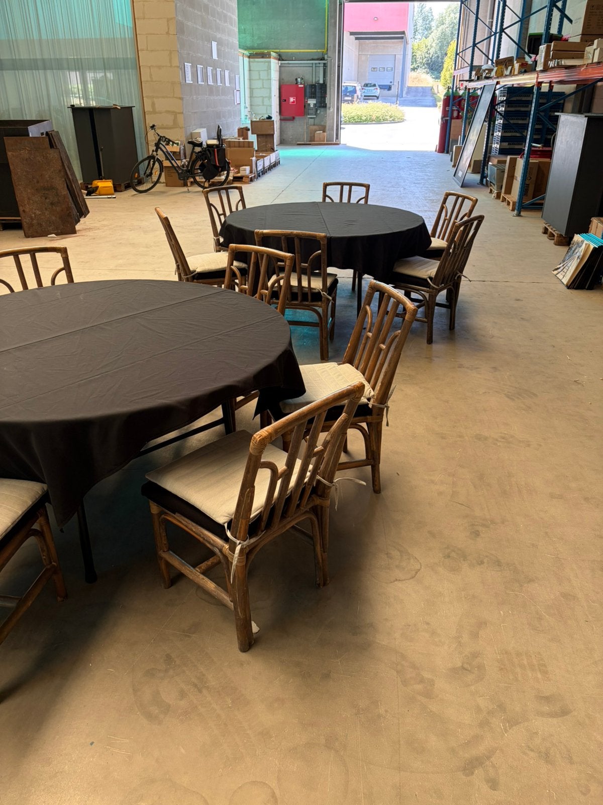 Ronde kliktafels 150 diameter + 13 bamboe stoelen, Enlèvement