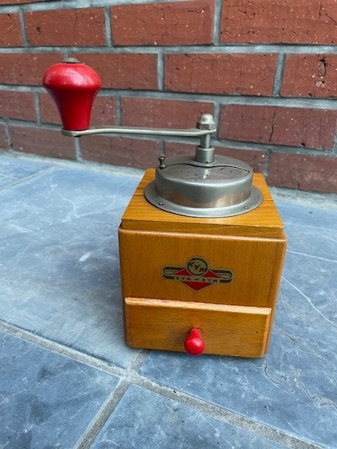 oude manuele koffiemolen merk "KYM", Antiek en Kunst, Ophalen of Verzenden