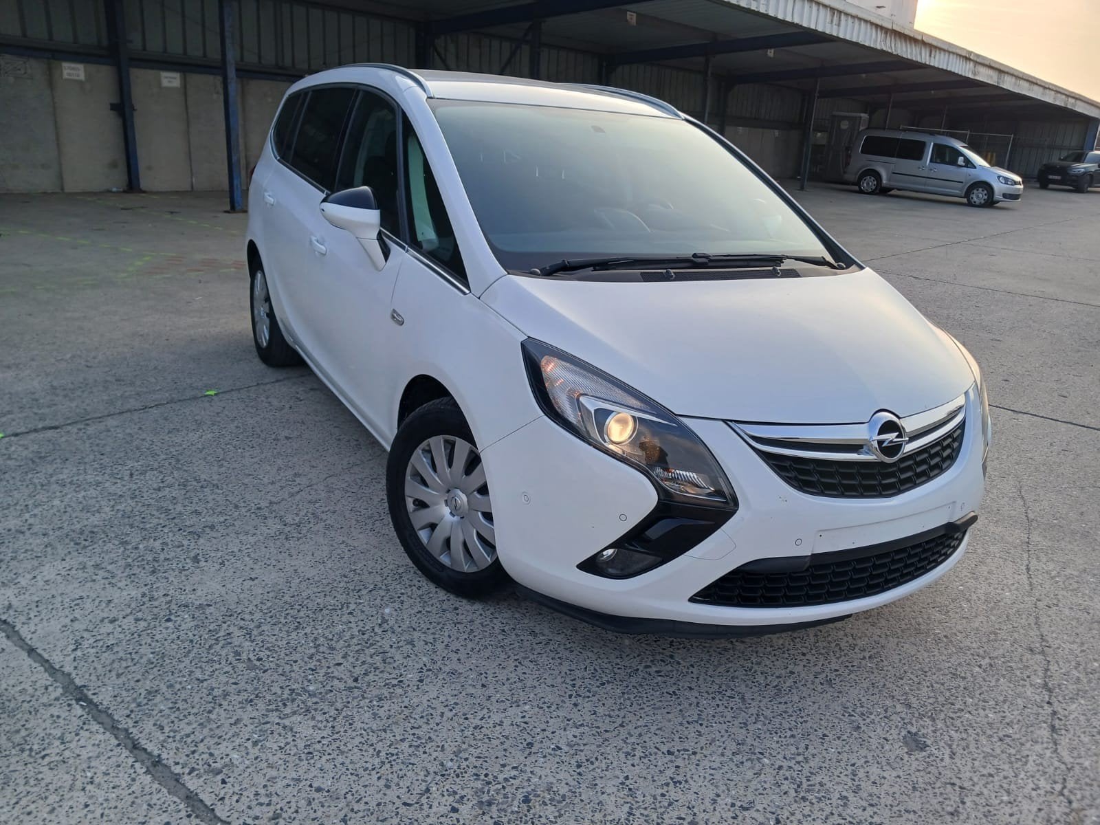 opel zafira 7 place  euro 6, Auto's, Voorwielaandrijving, 4 cilinders, 1600 cc, Automatische klimaatregeling