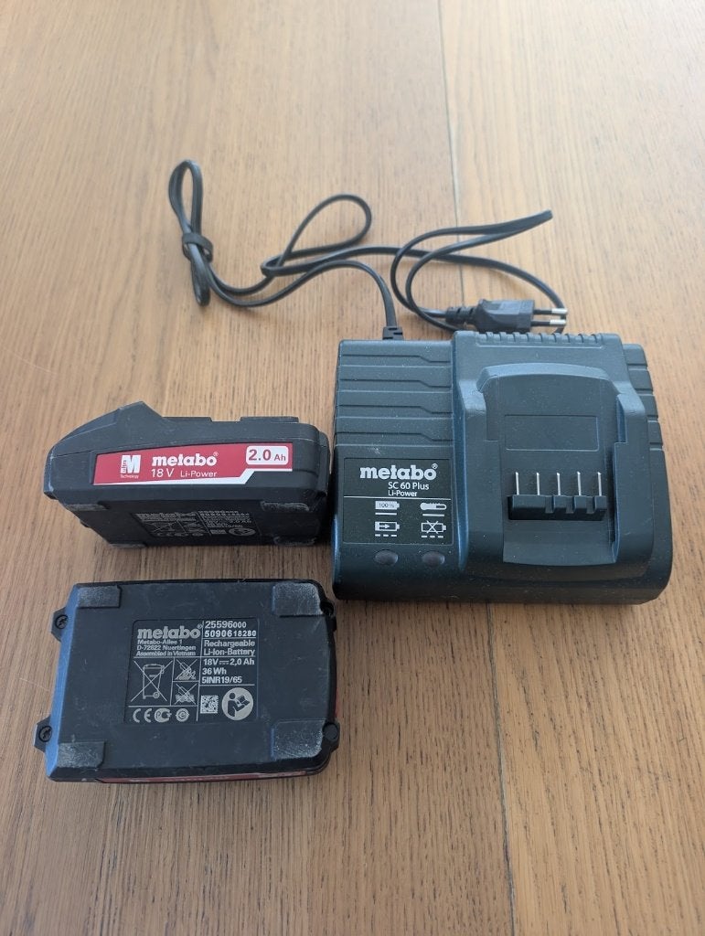 Metabo lader + 2 batterijen (18V 2.0 Ah), Ophalen, Zo goed als nieuw, Overige typen, Overige merken
