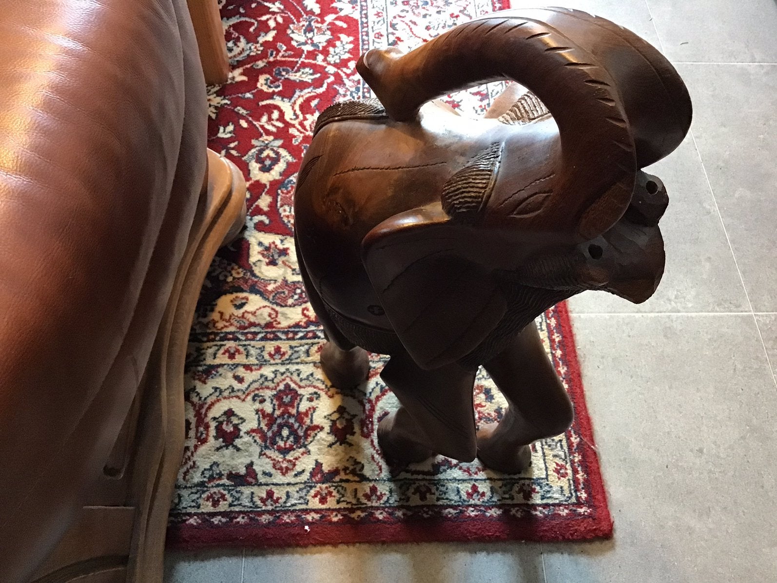 Prachtige massieve houten olifant sculptuur., Huis en Inrichting, Woonaccessoires | Boeddhabeelden, Ophalen, Zo goed als nieuw