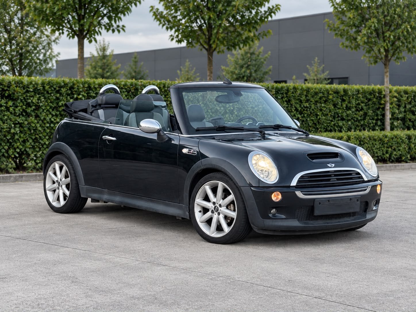 mini cooper scabrio 1.6 benzine 163pk start en rijdt perfect, Auto's, Bedrijf, Handgeschakeld, Cabrio, Te koop