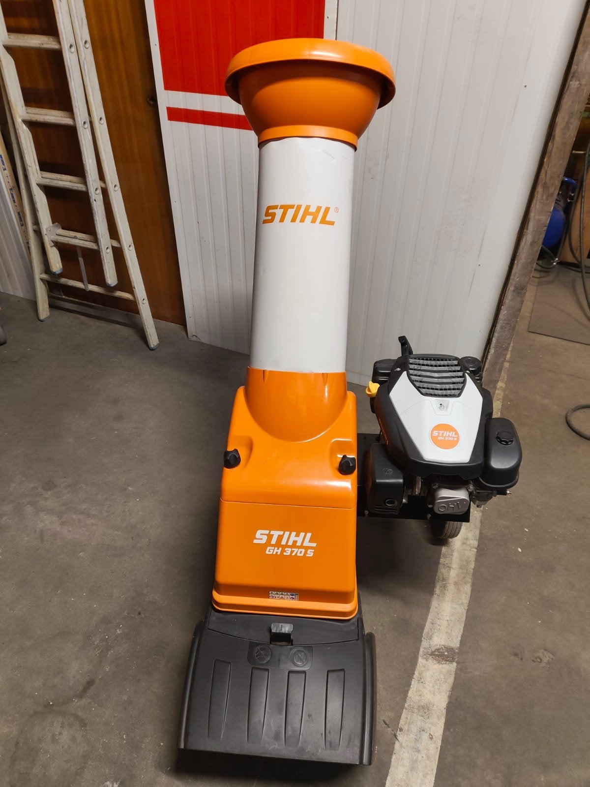 Stihl hakselaar, Ophalen