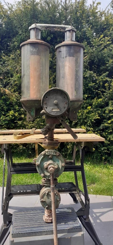 Oude benzinepomp, Ophalen