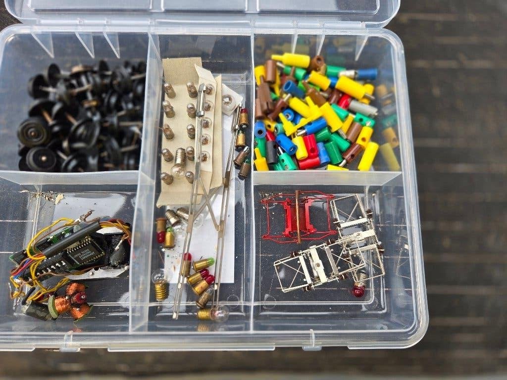 LOT FICHES+AMPOULE+DECODEUR MÄRKLIN+AUTRE, Hobby & Loisirs créatifs, Enlèvement ou Envoi, Rails, Comme neuf, Courant continu ou Courant alternatif