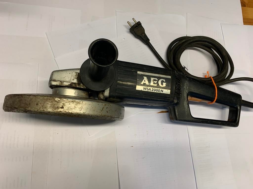 AEG haakse slijper, Ophalen, Gebruikt