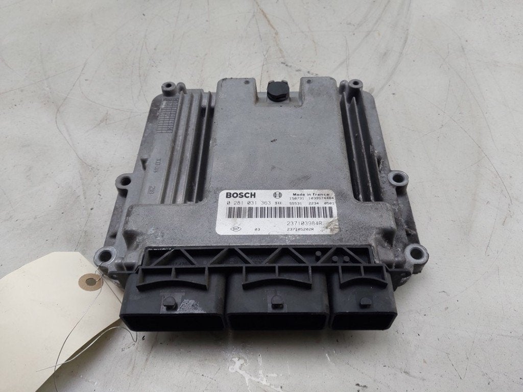 CALCULATEUR MOTEUR ECU Opel Vivaro (01-2014/12-2019), Robert Bosch AG, Opel, Utilisé, Robert-Bosch-Allee 1
74232  Abstatt, DE