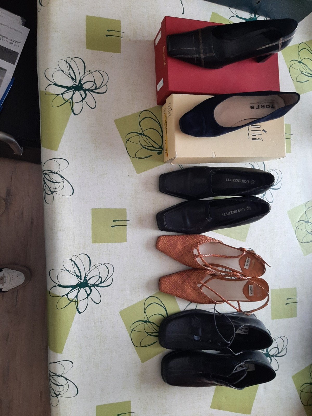 5 Schoenen Maat 39 Apart  verkoopbaar, Kleding | Dames, Overige Dameskleding, Ophalen, Zo goed als nieuw