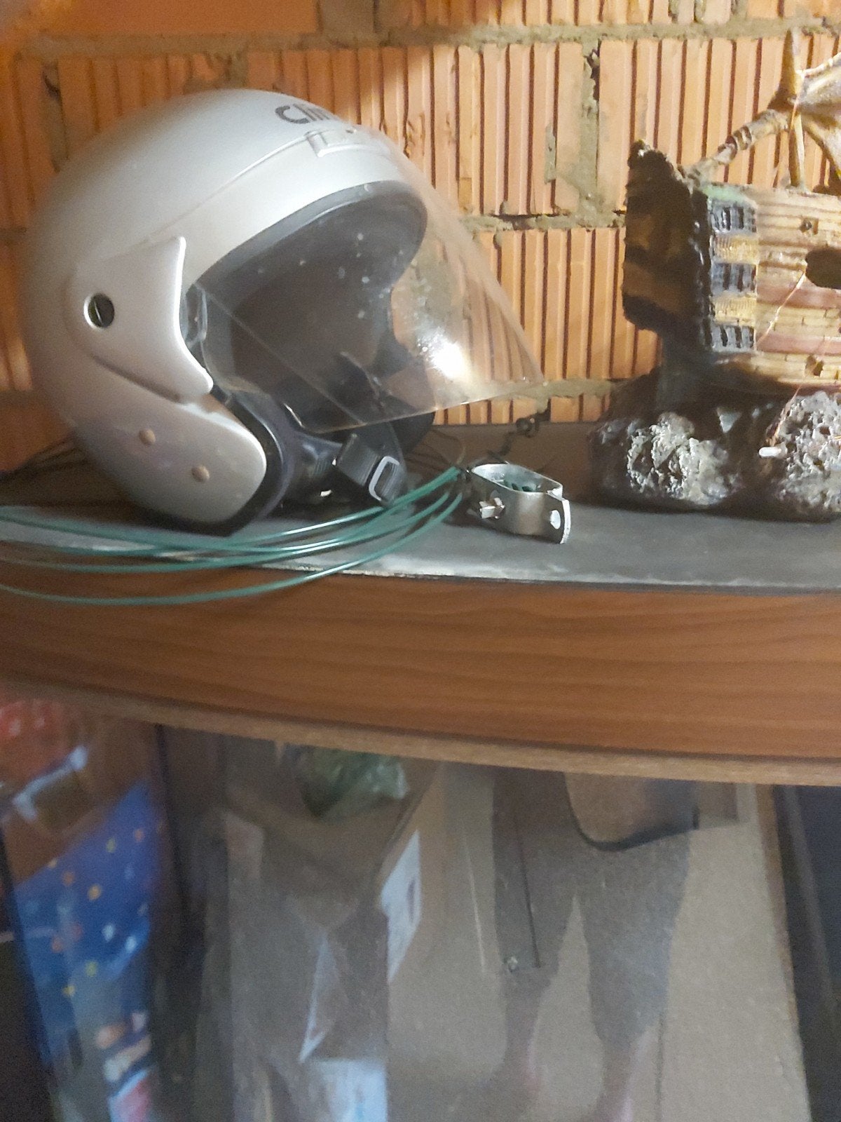 Aquarium, Fietsen en Brommers, Brommerhelmen, Ophalen
