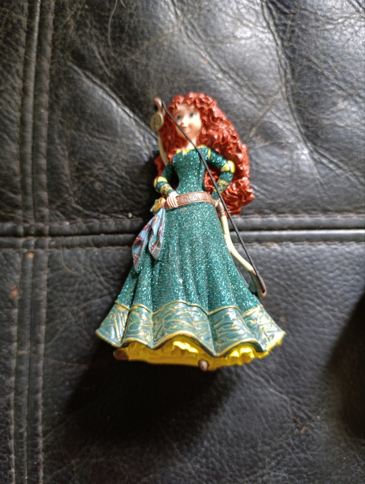 Figurines Disney, Enlèvement, Cendrillon ou Belle, Comme neuf, Statue ou Figurine