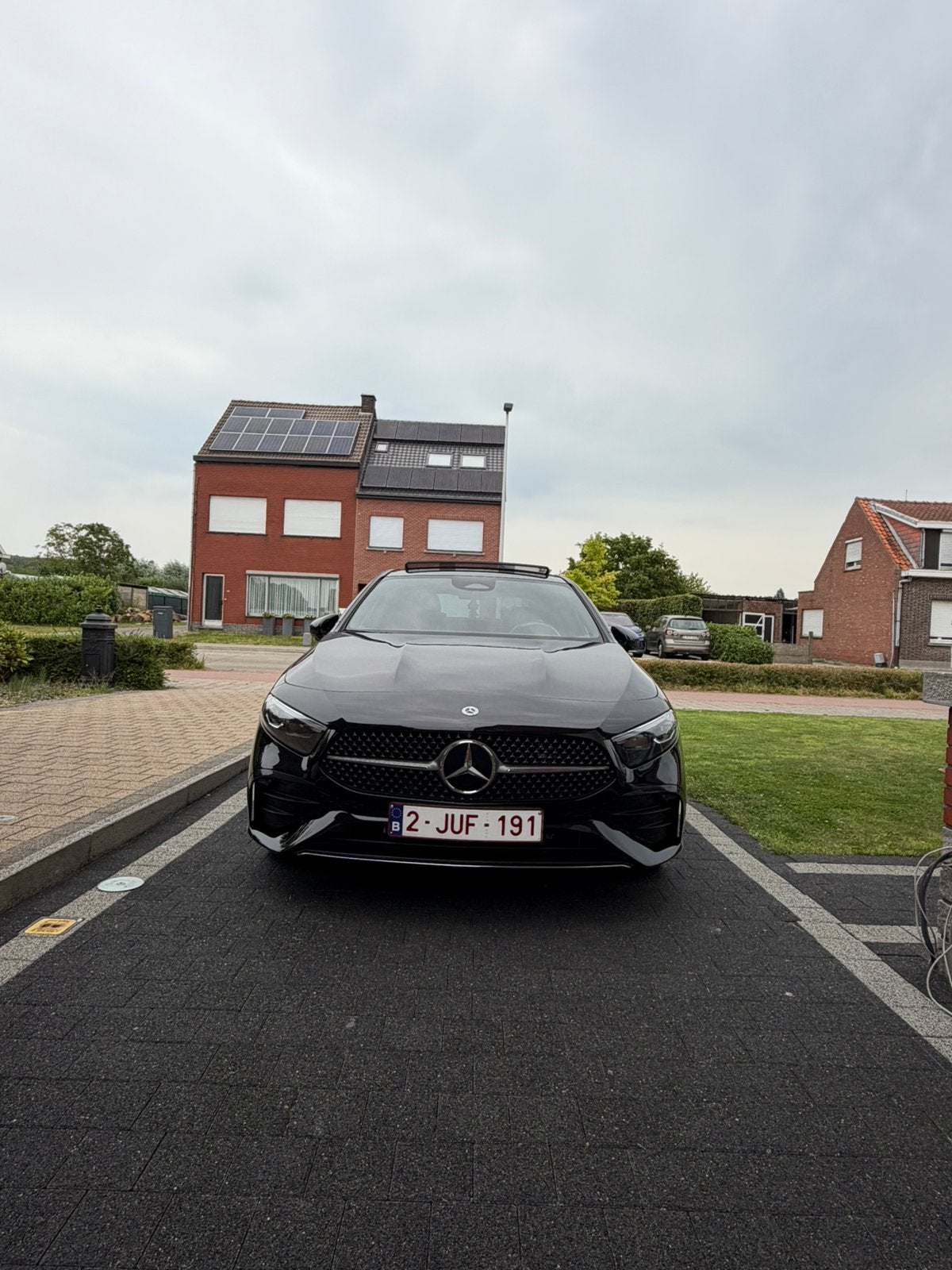 Mercedes-Benz A250e AMG Line 2 Jaar Mercedes Garantie, Auto's, Automaat, Dealer onderhouden, Euro 6, 120 kW