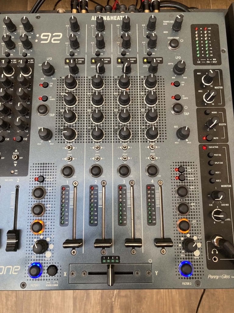 Te koop Allen&Heath zone 92, Muziek en Instrumenten, Ophalen, Zo goed als nieuw, 5 tot 10 kanalen, Microfooningang