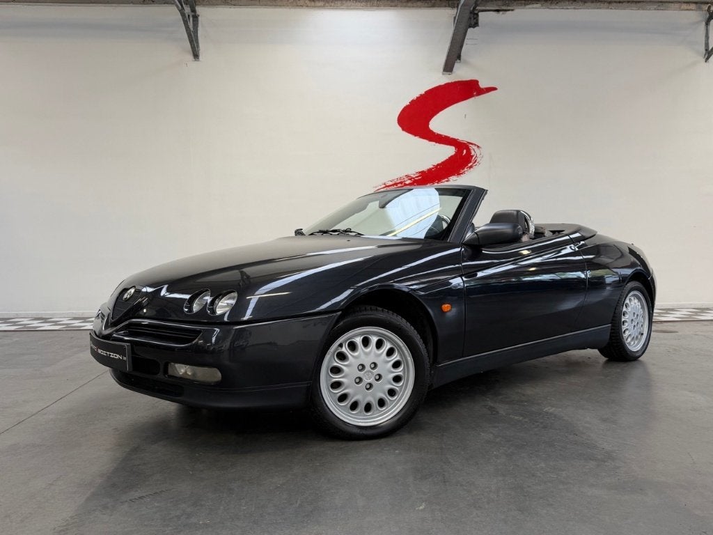 ALFA ROMÉO SPIDER 2.0I TWINSPARK (OLDTIMER), Auto's, Alfa Romeo, 1970 cc, Cabriolet, Spider, Zwart