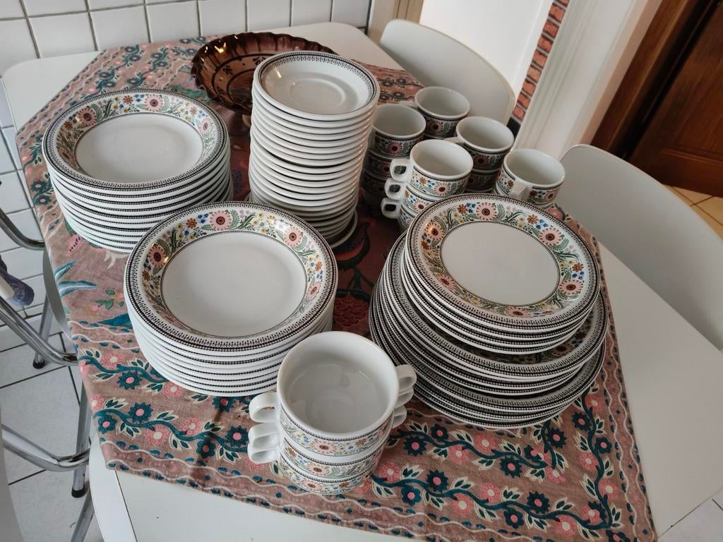 Servies Maastricht Royal Mosa Holland met bloemenboord, Ophalen, Gebruikt, Bord(en)