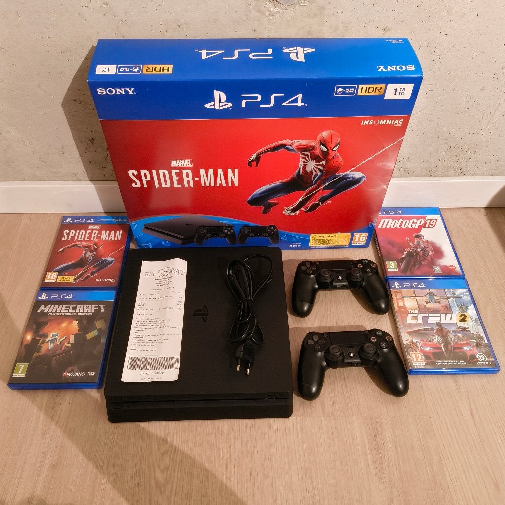 Playstation 4 Slim 1TB (defect) | 2 Controllers | 4 Games, Games en Spelcomputers, Met games, Met 2 controllers, Ophalen of Verzenden