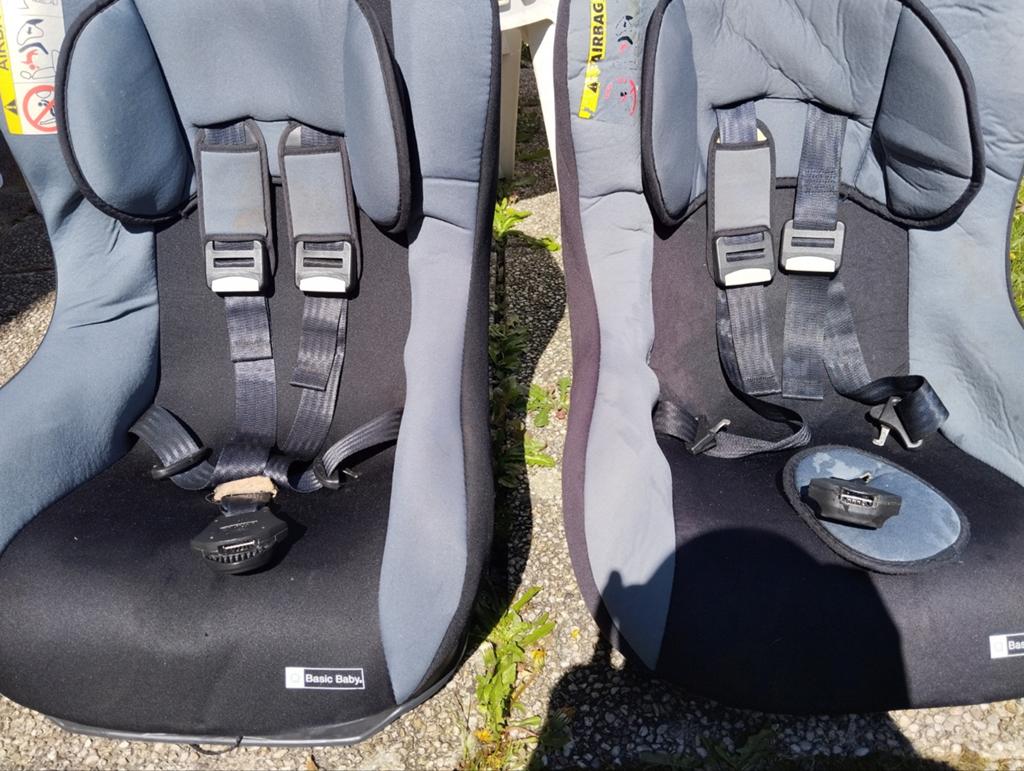 Twee autostoeltjes in goede staat, Autogordel, 0 t/m 18 kg, Verstelbare rugleuning, Ophalen
