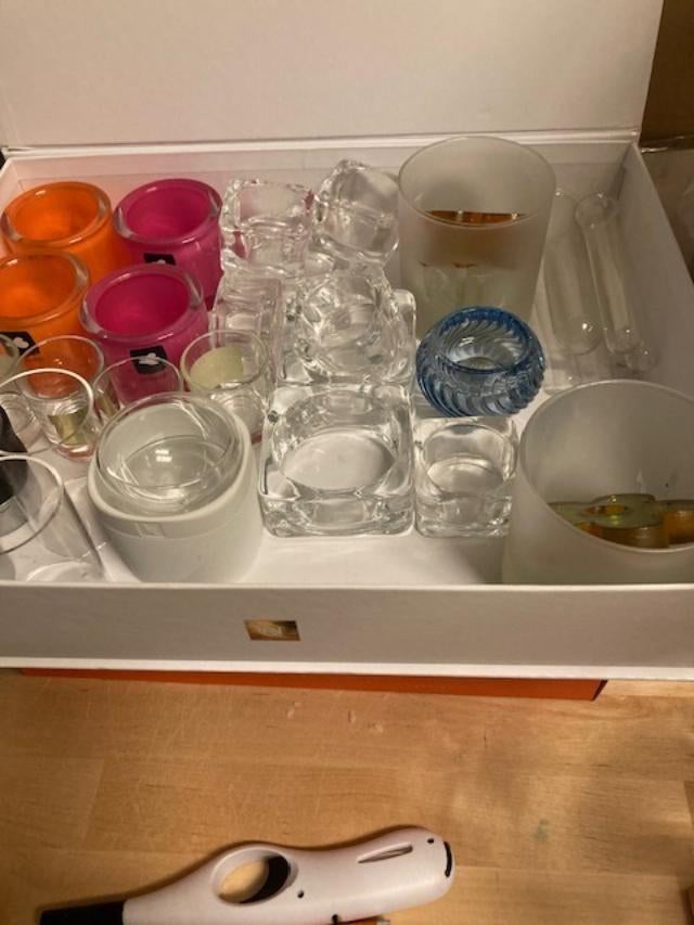 Doos met allerlei theelichtjes 1 maal gebr alles voor 3 euro, Ophalen, Zo goed als nieuw