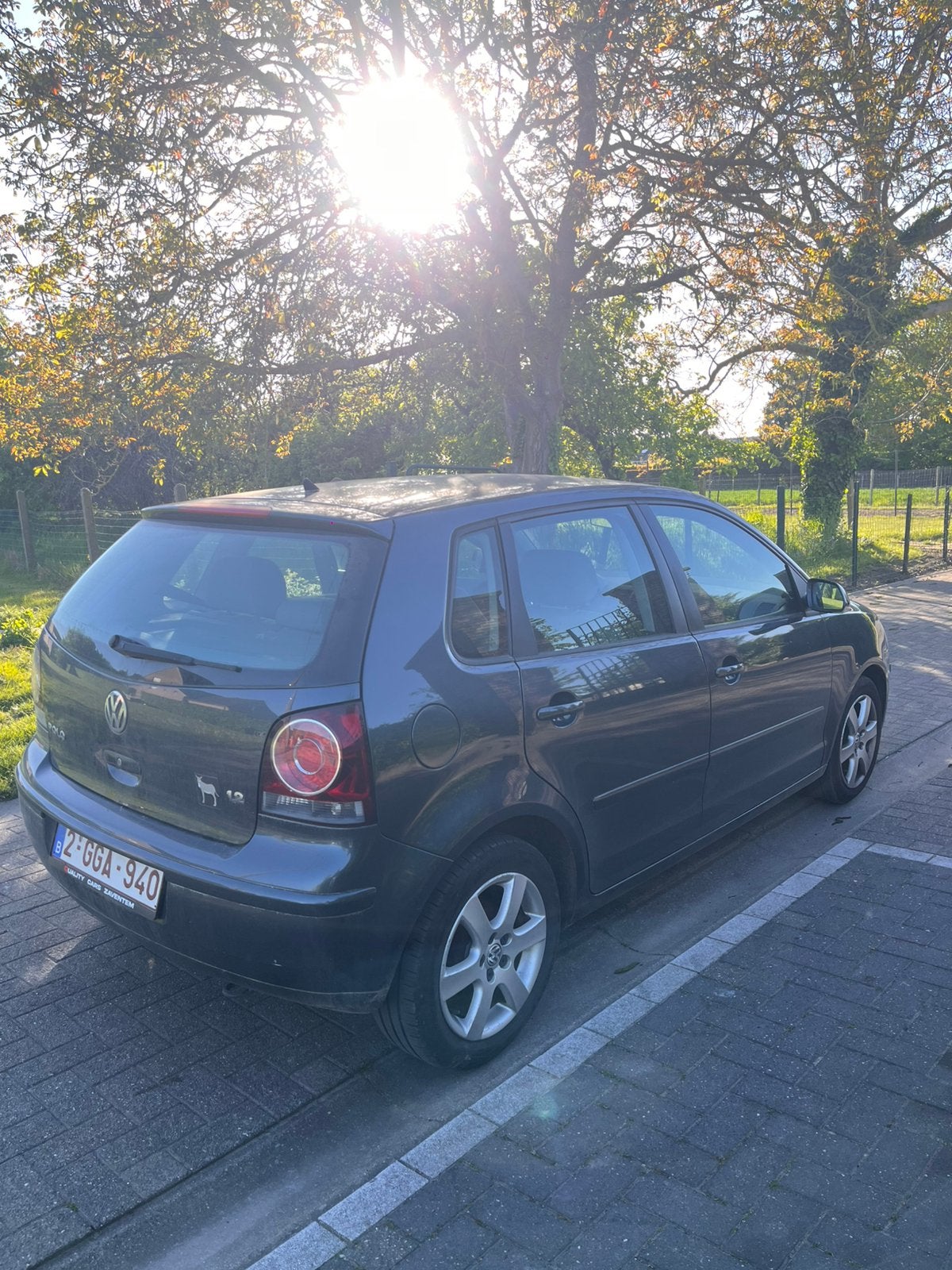 Volkswagen polo Grijs/blauw, Auto's, Volkswagen, Voorwielaandrijving, Stof, Airbags, Blauw