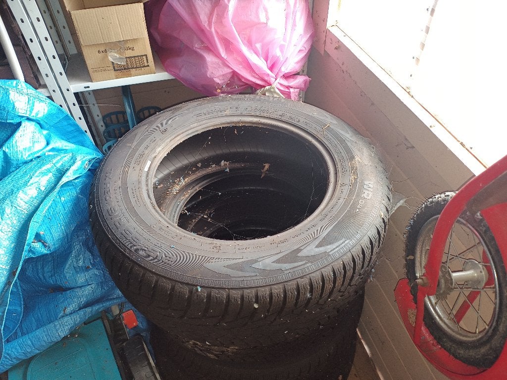4 pneus NOKIAN 215/65 R16 102H XL, Autos : Pièces & Accessoires, Pneus & Jantes, 16 pouces, Véhicule de tourisme, Pneu(s), Enlèvement
