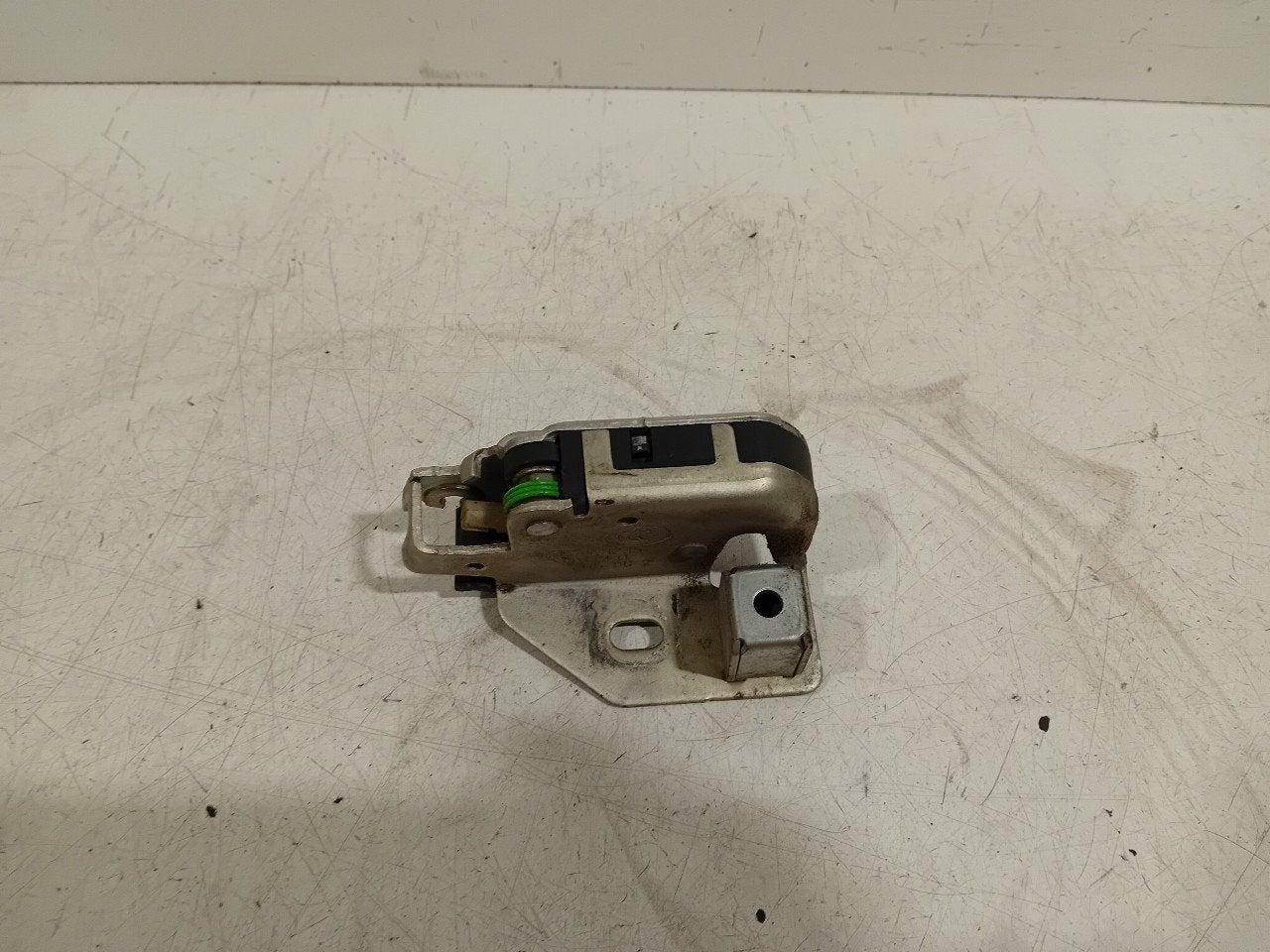 Slot mechaniek portier linksachter Mercedes-Benz Sprinter, Onderdelen@venauto.nl, Van der Ven Autorecycling B.V., Ettenseweg 76, 4706 PB Roosendaal, The Netherlands