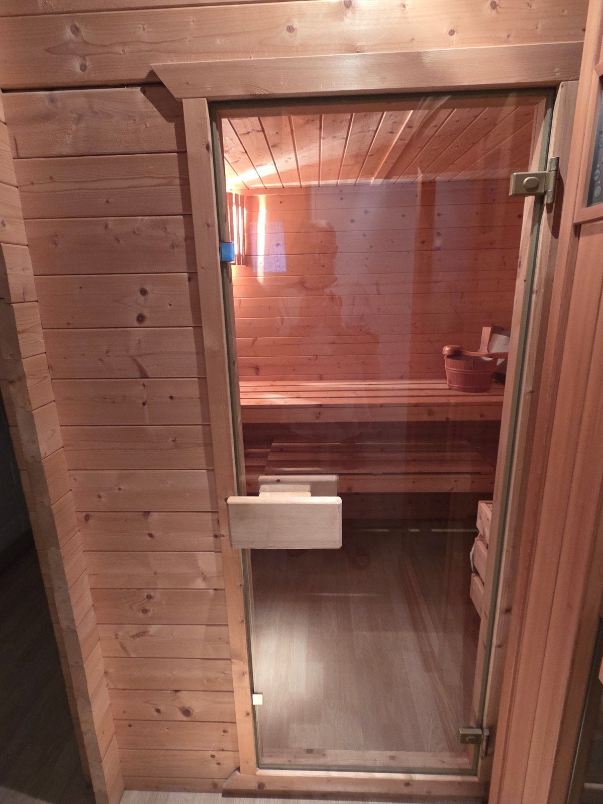Sauna, Enlèvement
